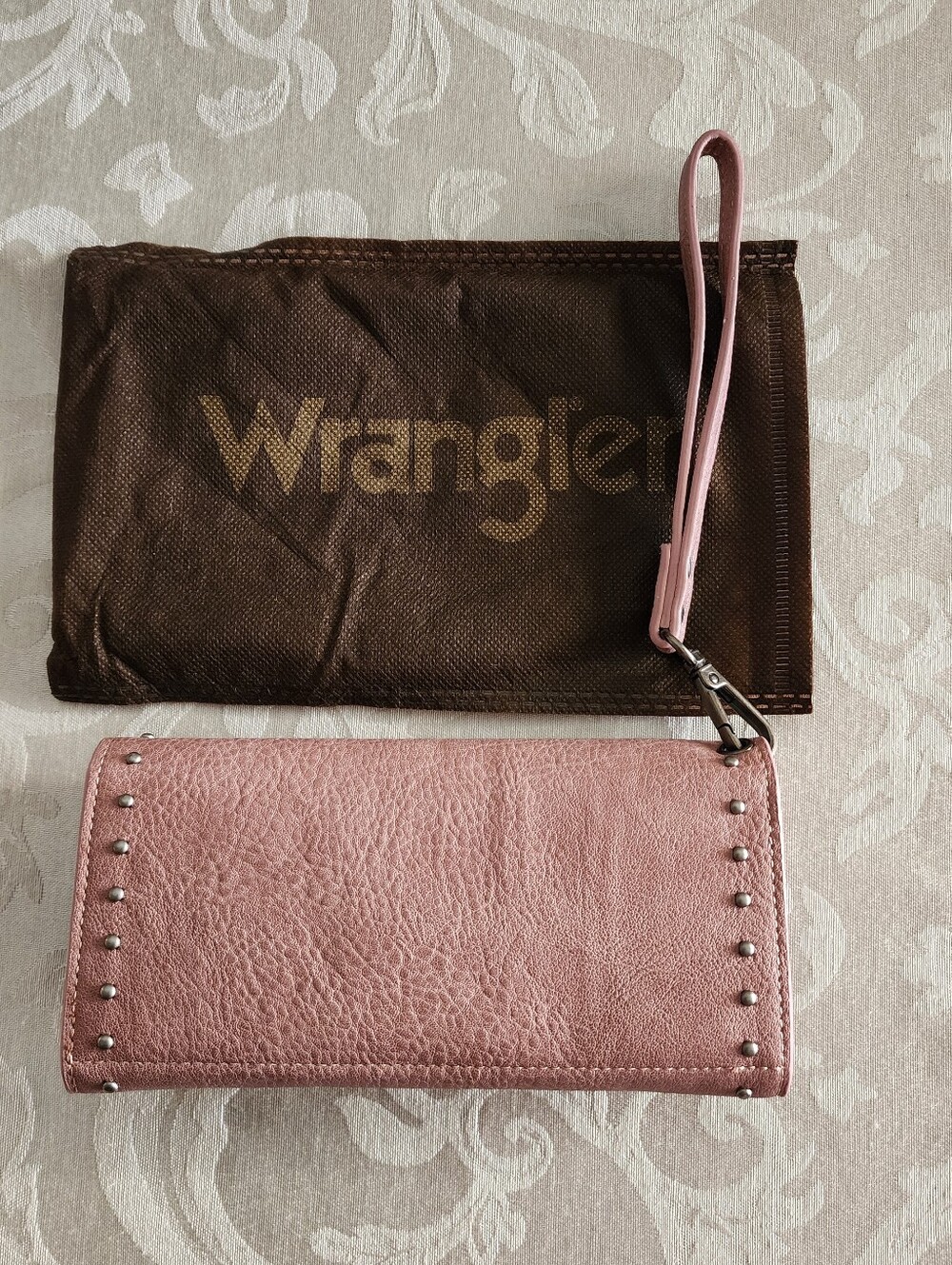 Wrangler Wallet - Picture 2 of 8